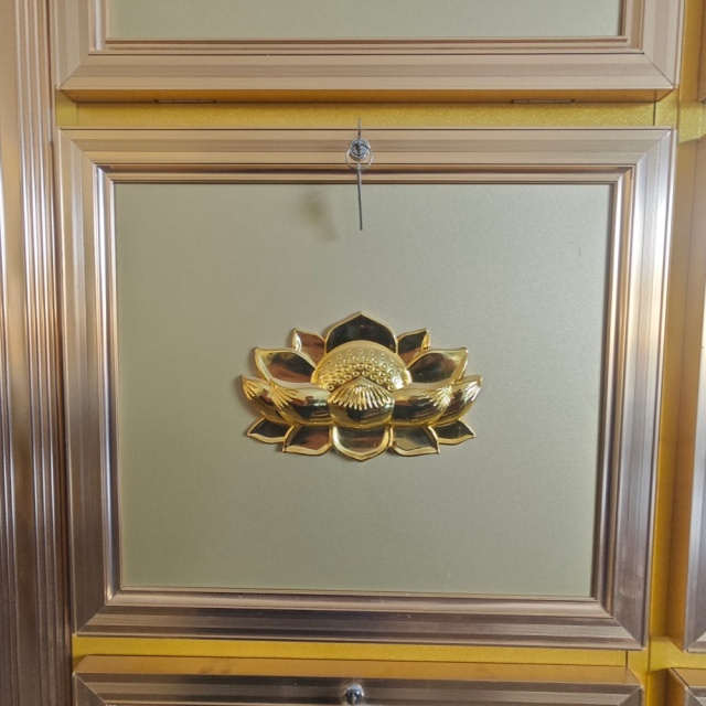 Columbarium Niches with Aluminum Structure for Ash Urn Storage in ColumbariaColumbarium Niches with Aluminum Structure for Ash Urn Storage in Columbaria